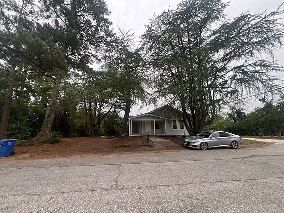 3rd image of 400 Hillcrest Ave