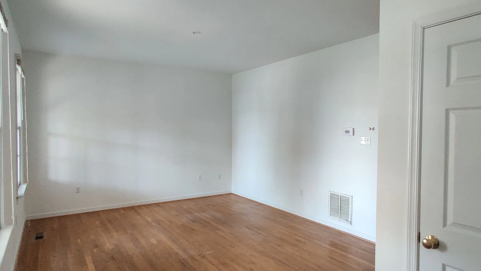 3 bedroom home with covered porch and rear yard — Photo 3