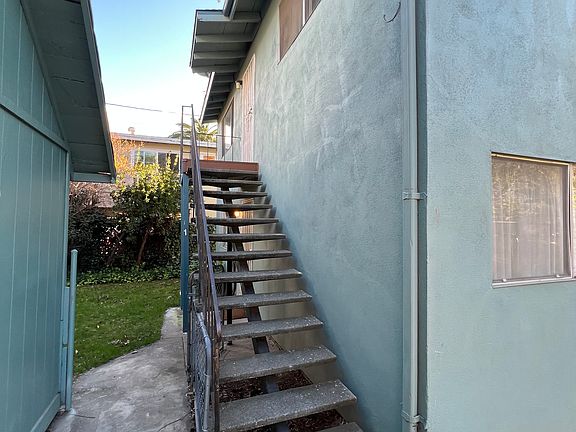 2nd image of 222 1/2 B St #2