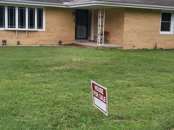 1400 W Franklin St, Taylorville, IL 62568