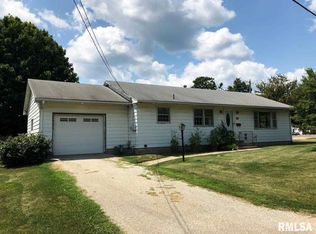 100 S Line St, Knoxville, IL 61448