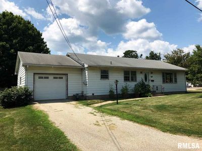 100 S Line St, Knoxville, IL, 61448