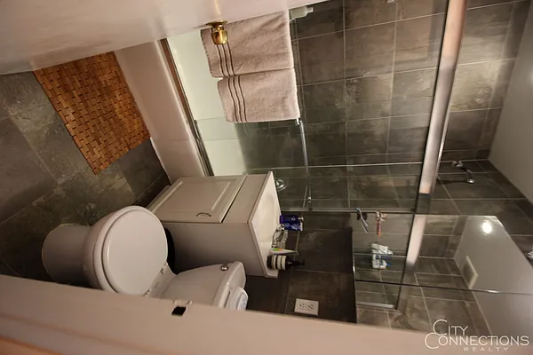 Rented by City Connections Realty | media 16