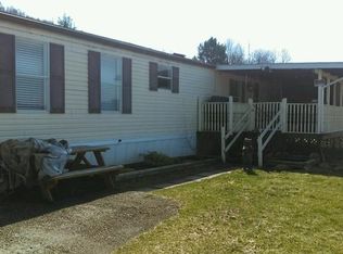 700 Sunset Dr, Donegal, PA 15628