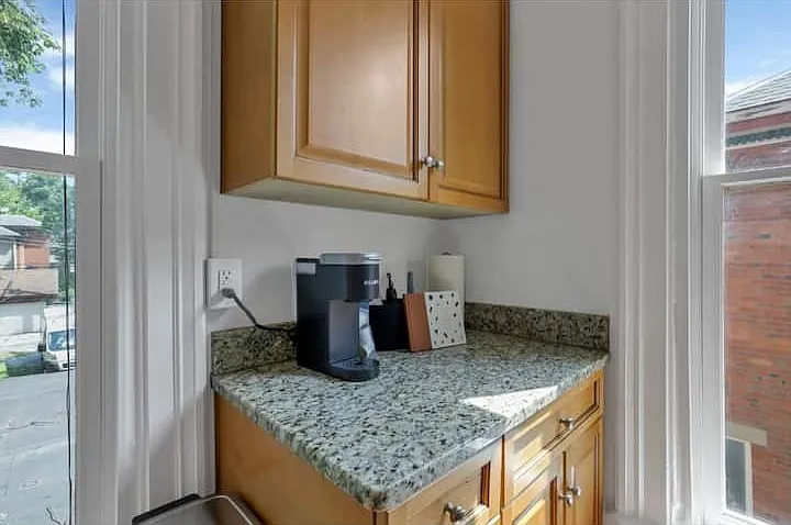 82 Price Avenue - C — Photo 2
