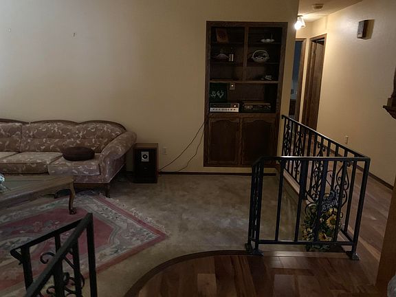4th image of 823 N Vista St