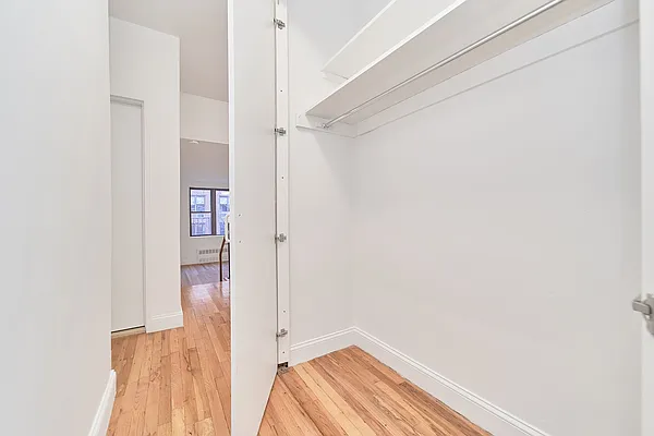 Rented by Living New York | media 11