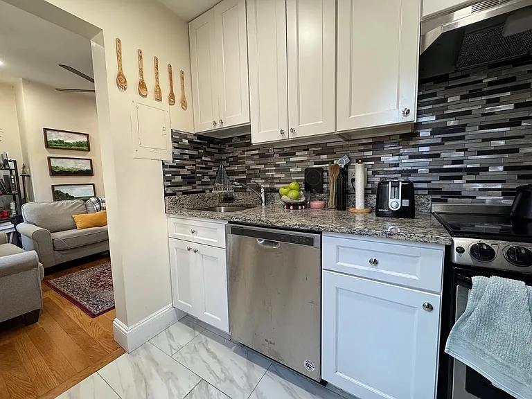 47 Cameron St #2 — Photo 3