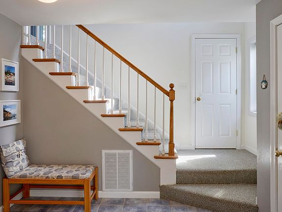 5th image of 9 Riverview Dr #1