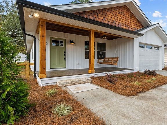 2nd image of 900 Circle Dr