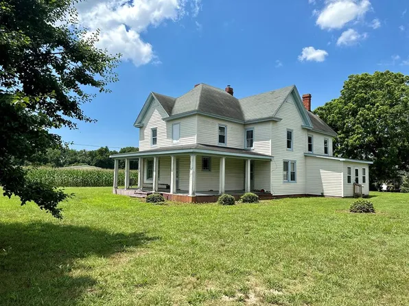 18670 County Rd, Parksley, VA 23421