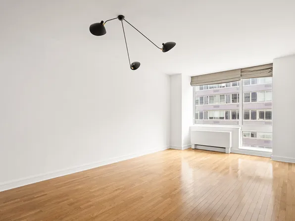 120 Riverside Boulevard image 5 of 16