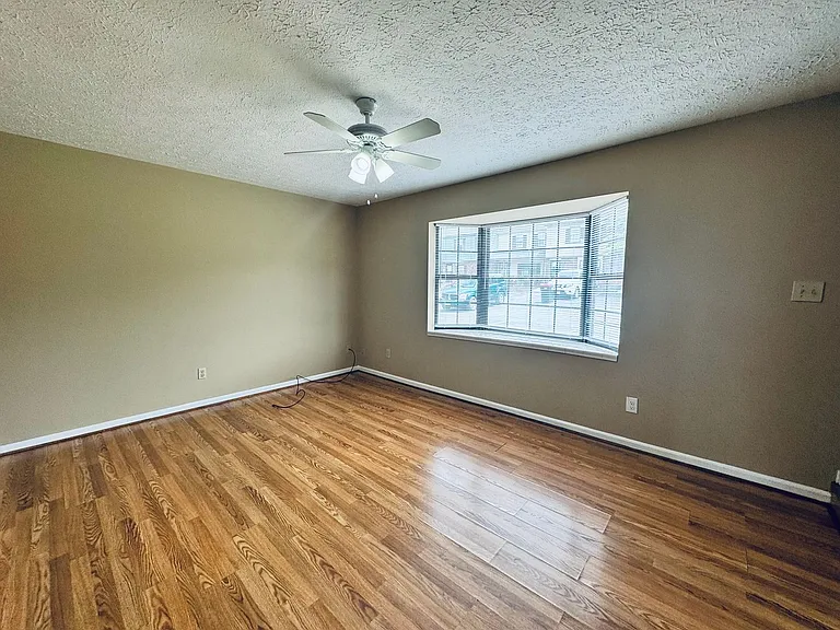 151 Kitty Hawk Sq — Photo 3
