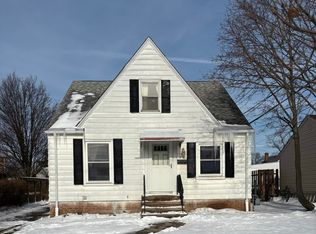 7516 Pelham Dr, Parma, OH 44129