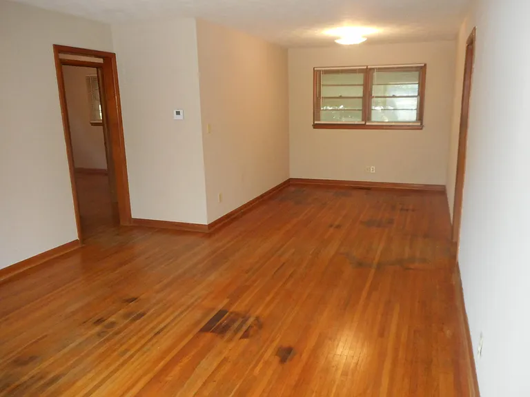 1515 S Barnes Ave — Photo 6
