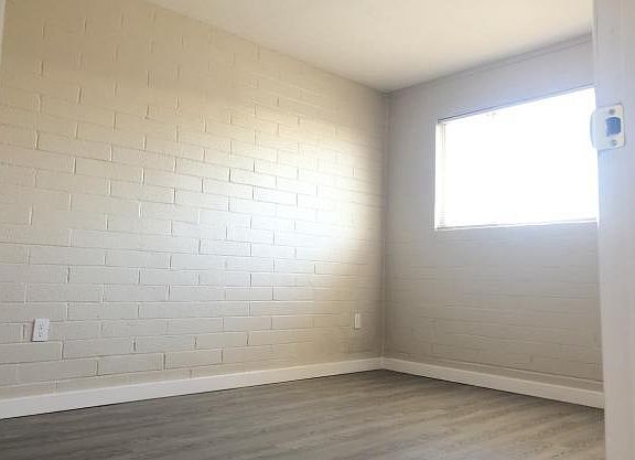 4th image of 3025 N Los Altos Ave