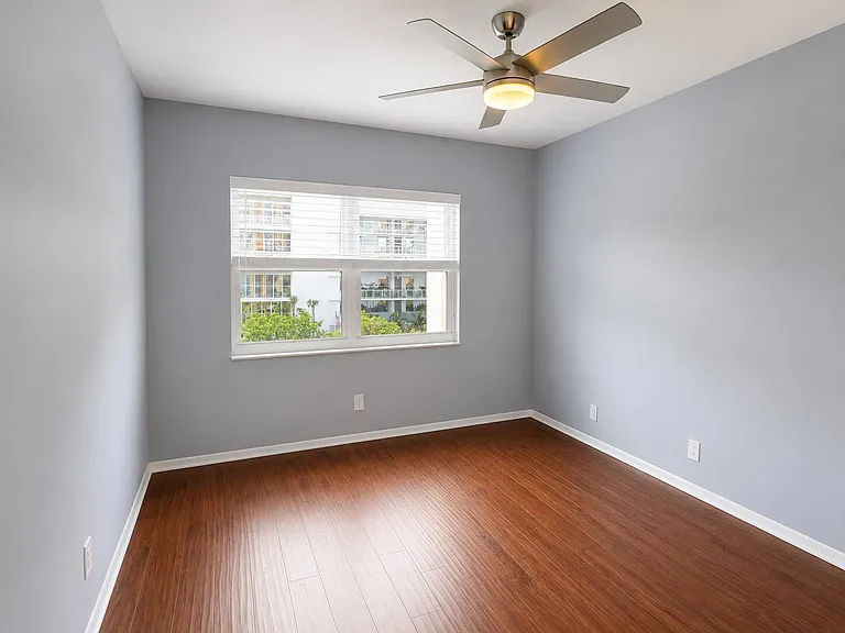 400 N Riverside Dr #505 — Photo 12