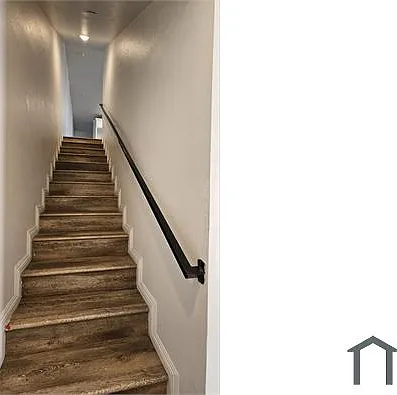 213 W 43rd St — Photo 20