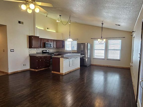 3rd image of 705 W Sherwood Dr