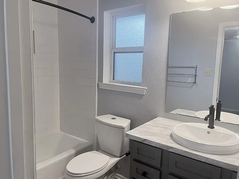 1805 Bristol Cv #1805 — Photo 10