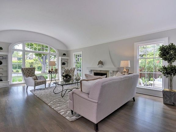 4th image of 525 W Crescent Dr