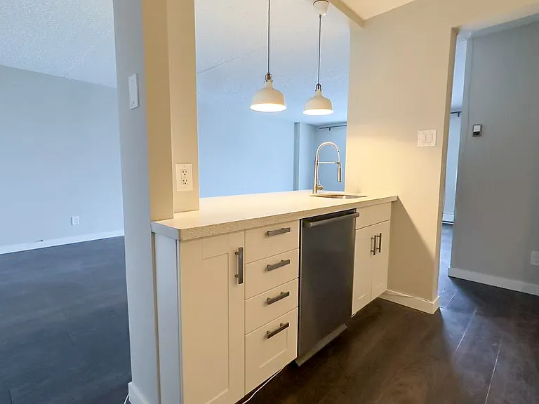77 Edmonton St #1002 — Photo 7