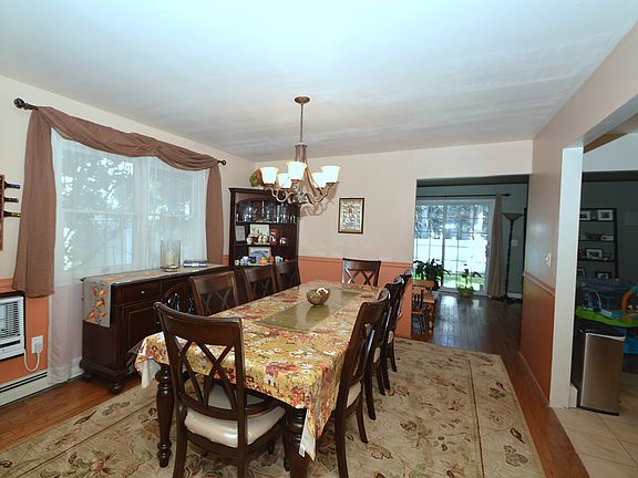 4th image of 60 Lawrence Ave