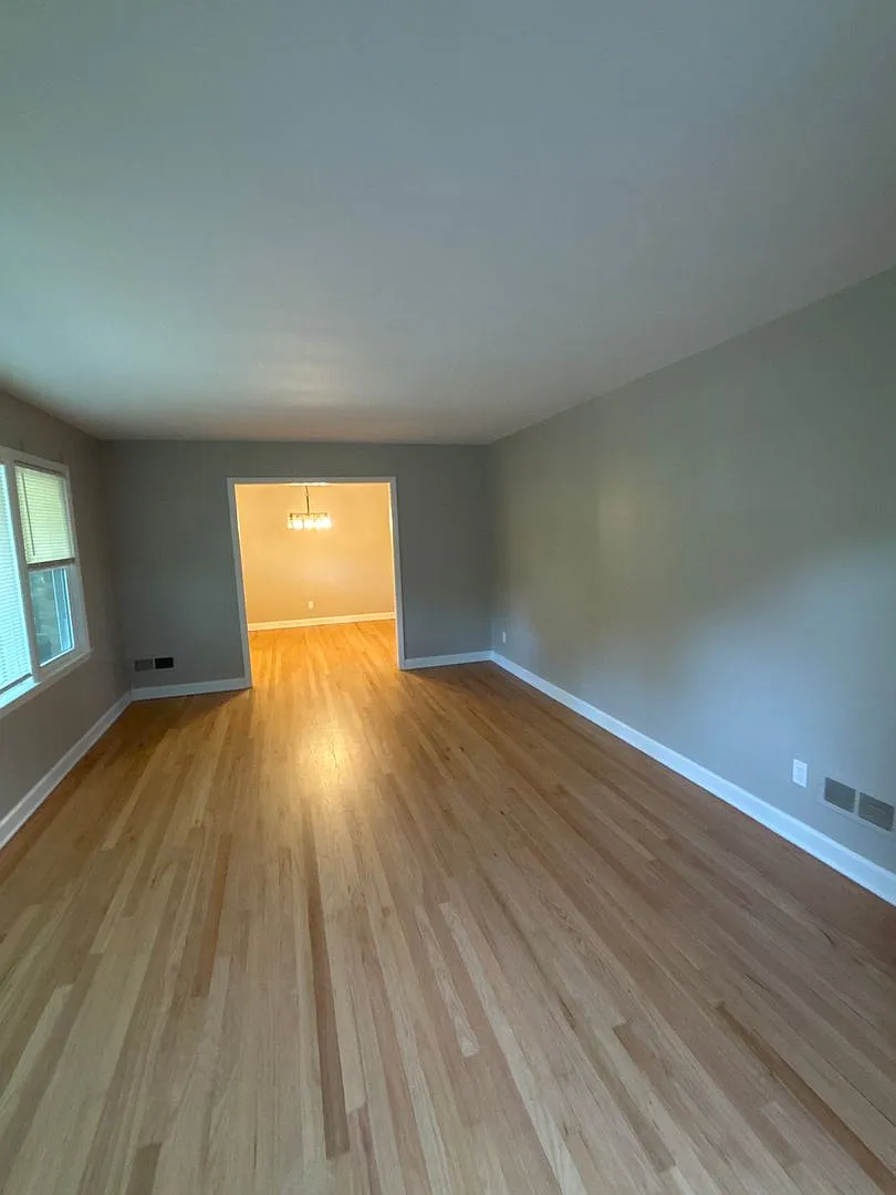 Charming 3-Bedroom Home in Forest Acres — Photo 4