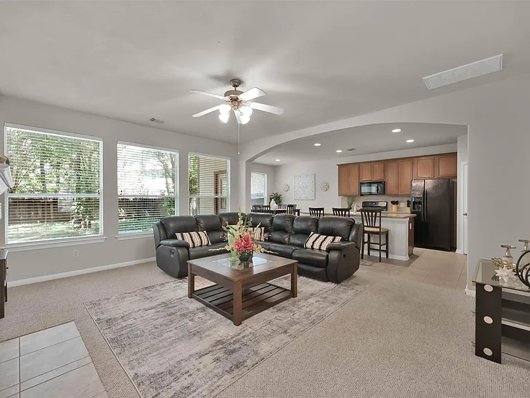 15 Aquiline Oaks Pl — Photo 10