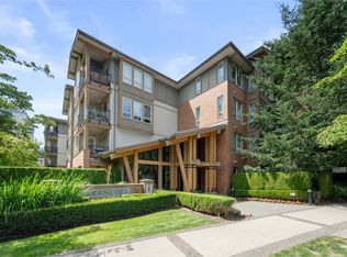 1111 E 27th St, North Vancouver, BC
