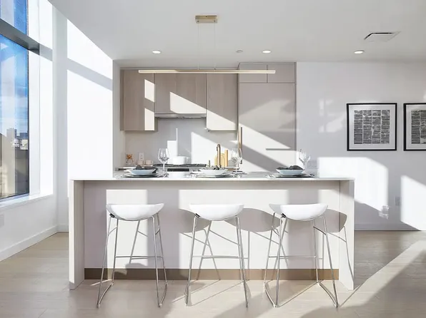 3 Court Sq APT 6210, Long Island City, NY 11101