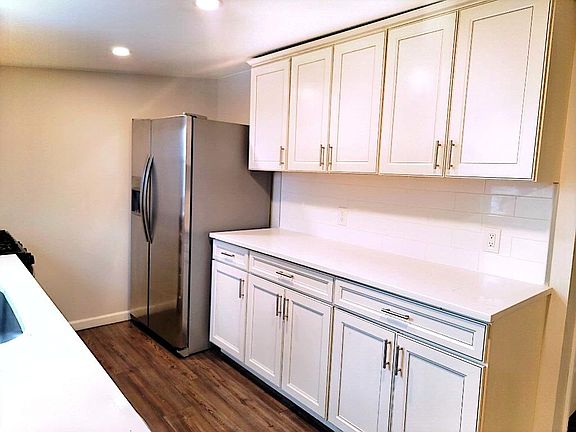 4th image of 80 Willoughby Ave