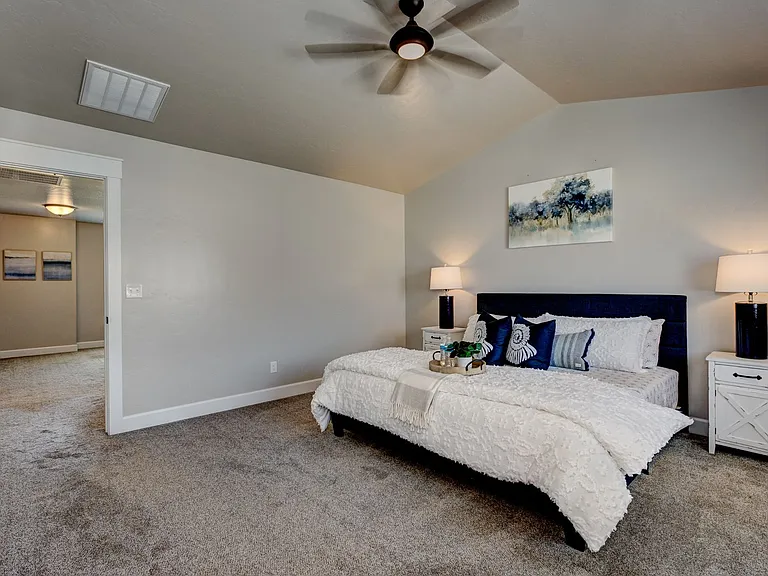 2580 E Blackstone Dr — Photo 28