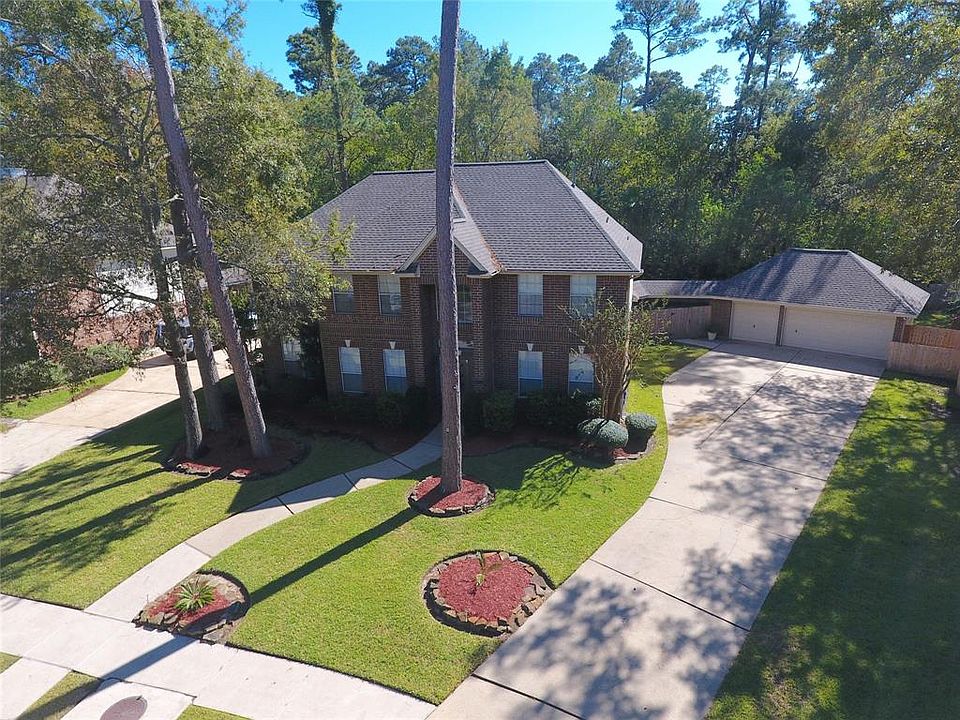 1st image of 2906 Parkwood Dr
