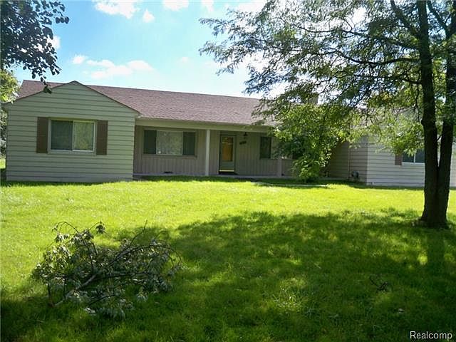 1st image of 29050 Brooks Ln
