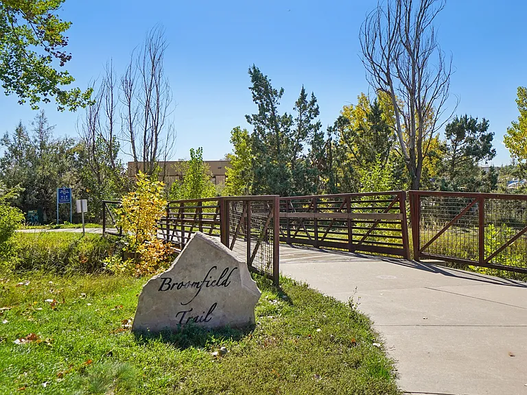Deer Crest Apartments — Photo 23