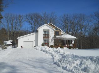 123 Tyler Ct, Canadensis, PA 18325