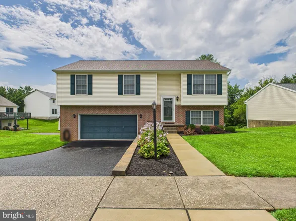 2505 Westminster Dr, York, PA 17408