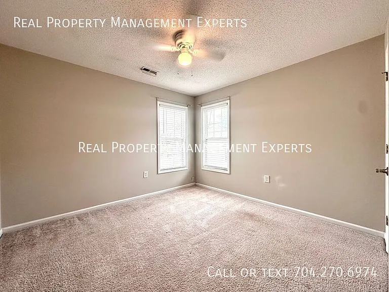 7603 Rolling Meadows Ln — Photo 19