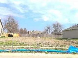 5012 Cedar Grove Way, Lawrence, KS 66049