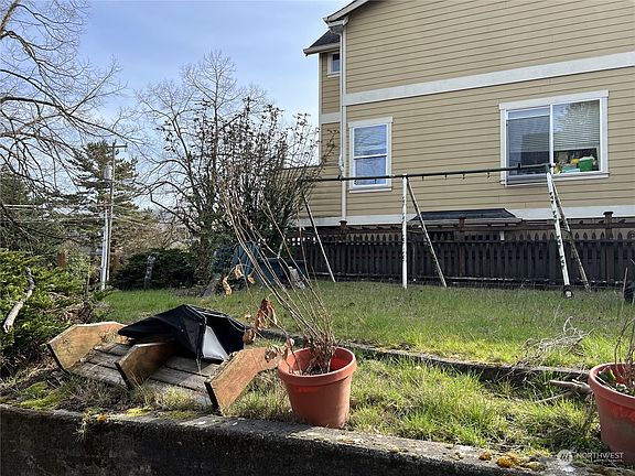3rd image of 6100 Rainier Ave S