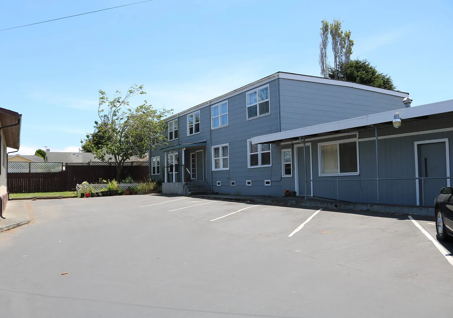 Williams ST Complex — Photo 2