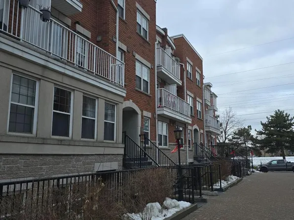 37 Four Winds Dr Unit 22, Toronto, ON M3J 1K7