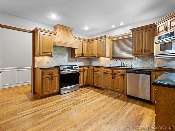 4th image of 633 Kenwood Dr