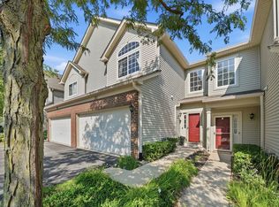 383 Jamestown Ct, Aurora, IL 60502