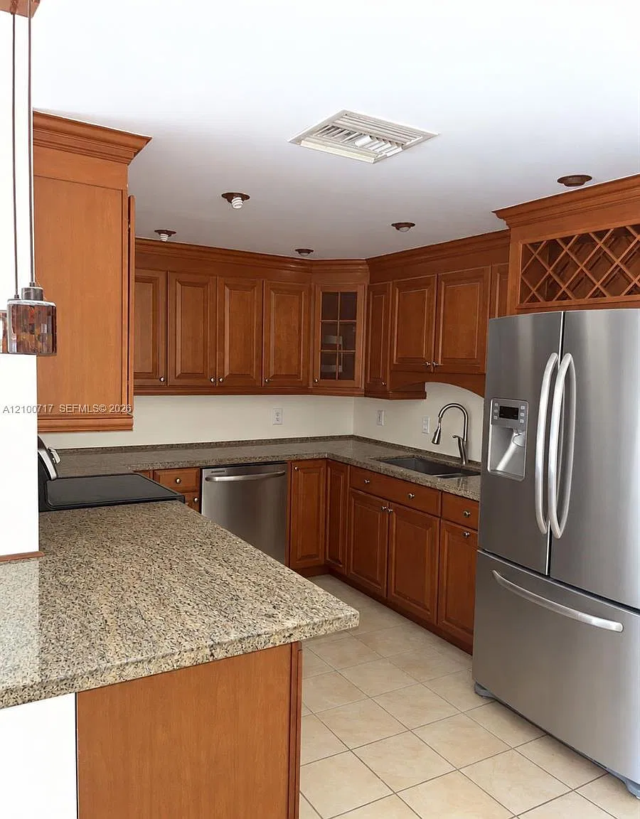 Adlerama Estates — Photo 1