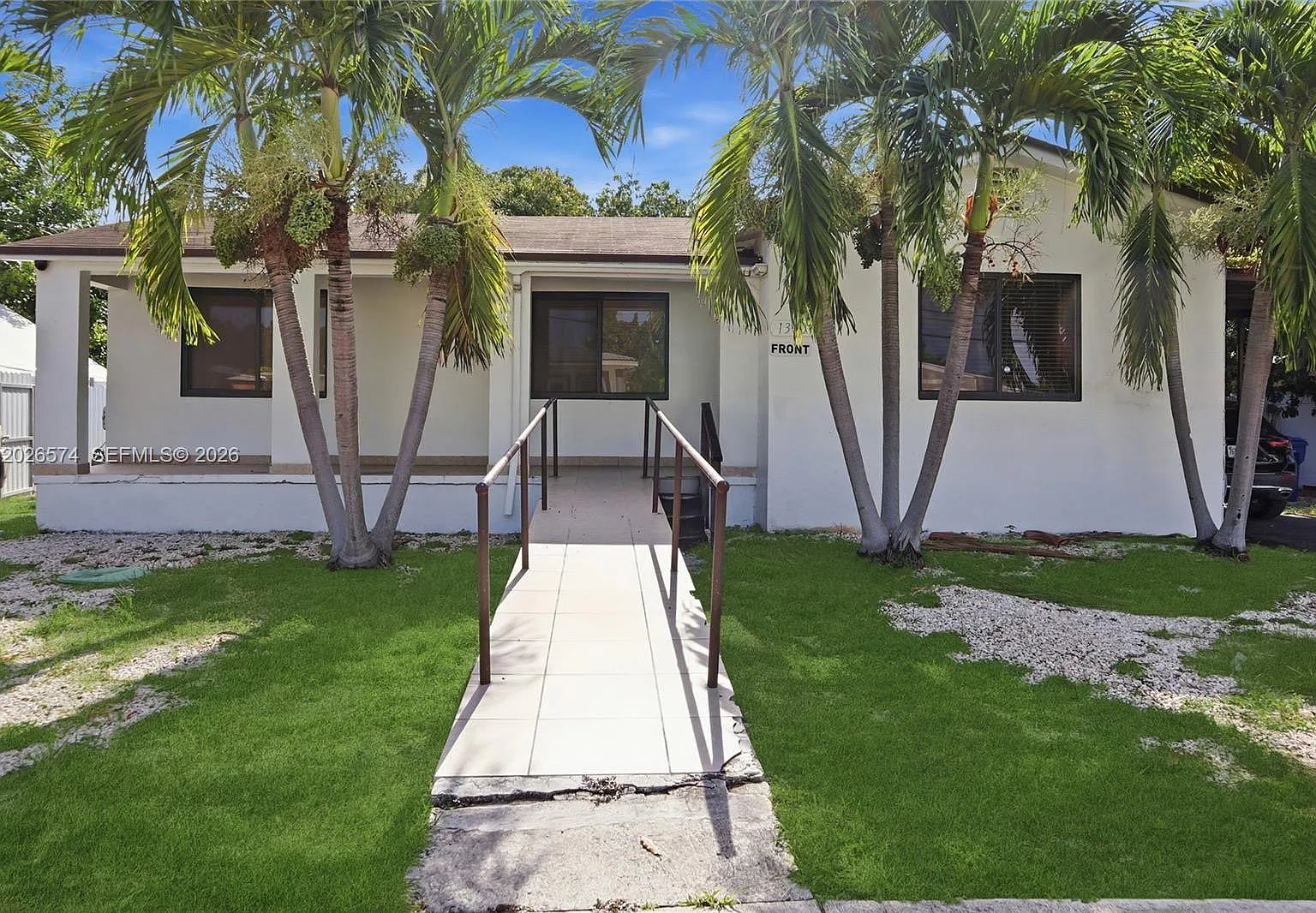 3 bed, 1.0 bath, $3,000 — Photo 1