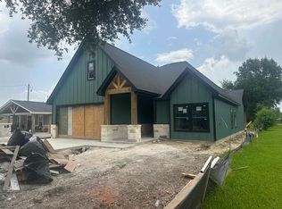 7234 Terrell St, Groves, TX 77619