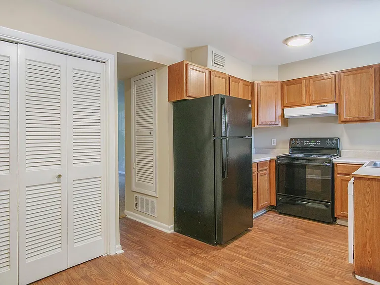 3267 Warringwood Dr — Photo 11