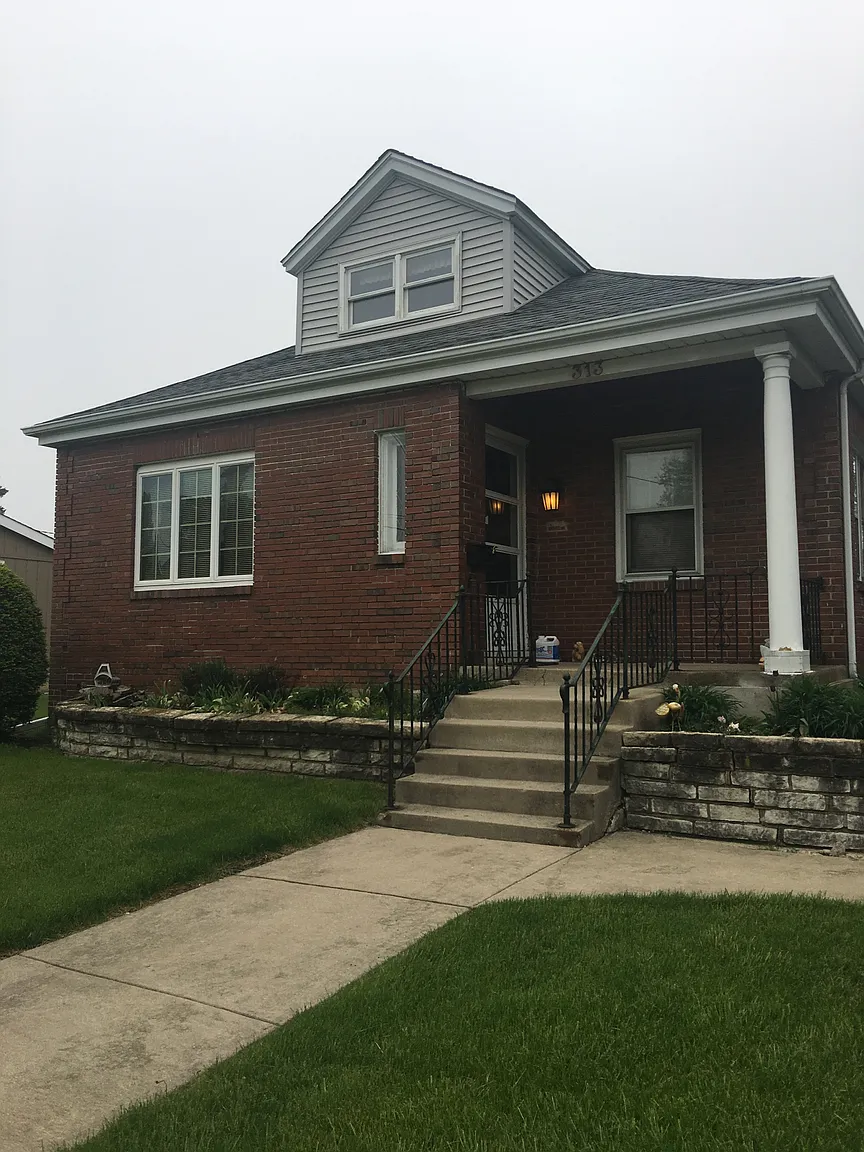 313 Lintz St photo 1